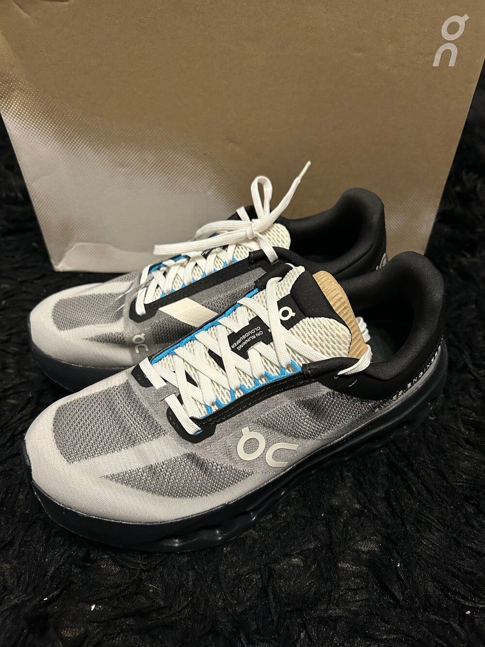 ON CLOUDSURFER Next athletic training running lace up shoes sneakers sz 9 new